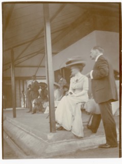 Spectators at Colombo Racecourse