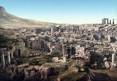 General view of the excavations at Corinth with the Temple.