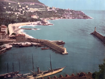 The harbor of Nice.