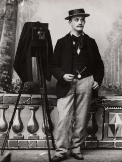 Emile Schall in his studio in Nancy.