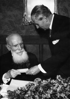 Peider Lansel being presented with the Schiller Award, prize 1943.