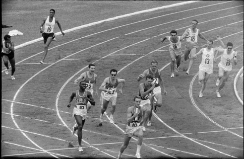 Rome 1960: 2nd semi-final 4x100m relay, 3thd baton change.