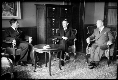 Reporting to the Foreign Minister after their return from Berlin: Ministers Froelicher and