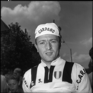 Kurt Gimmi in Pau before start of the 10th. stage of TdF 1963.