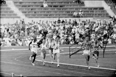 Rome 1960: 4x400m relay, heat 2., USA win.