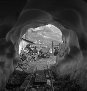 Coal mining in Switzerland around 1945.