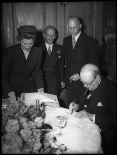 Churchill in Zurich 1946.