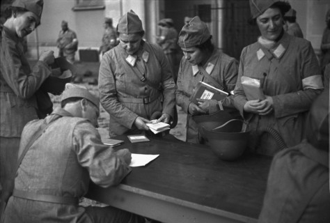 Members of women's military service; air-raid protection; 1945.
