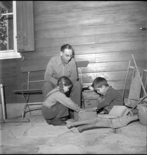 Max Werner Lenz with children of Elsie Attenhofer around 1955.