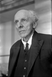 Viscount Cecil of Chelwood .
