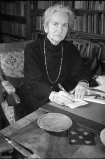 Sophie Hv§mmerli Marti around 1940 .