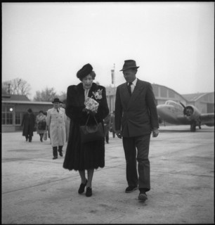Victoria Eugenia of Spain and Leopold III of Belgium, Geneva 1946 .