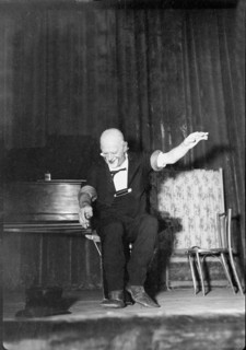 Grock performing around 1946