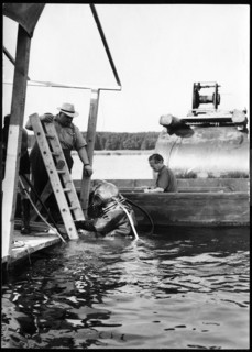 Salvaging of a Bomber from the Greifensee, 1943 .