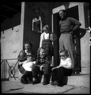 Princess Juliana and Prince Bernhard with daughters in Zermatt, 1948 .