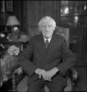 Edward Cov©ndet, 100 years old, 1951 .