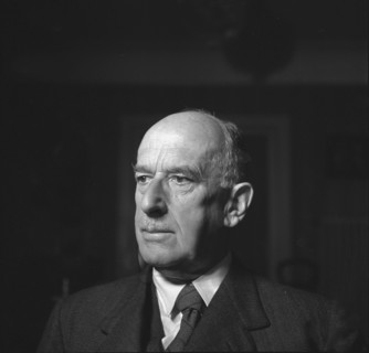 Ernst Miescher, 1942 .