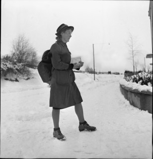 Women during World War 2; postwoman; 1940 .