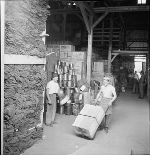 Duty-free storage of the Red Cross in Vernier, 1943.