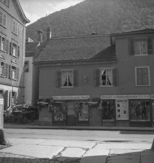 Chur, small shops int the Welschendörfli. 1944