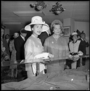 Queen Sirikit of Thailand with Antoinette Petitpierre, 1960 .