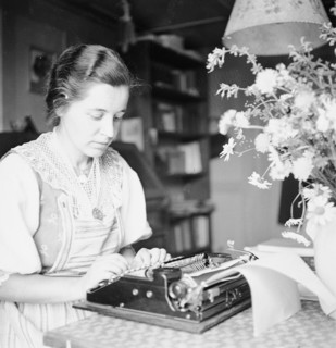 Ruth Blum, writer around 1940.