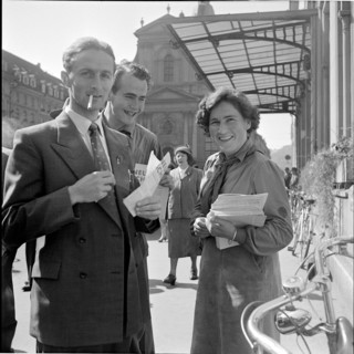 Members of Rote Falken, Red Falcons distributing Die Neue Schweiz, 1952.