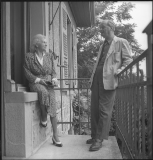 Wilhelm Gimmi and his wife, Chexbres 1956 .