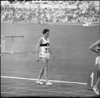Rome 1960: final 800m; Matuchevski Nr. 271 before start.