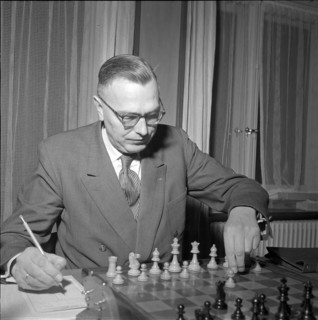Chess master Max Euwe ca. 1945