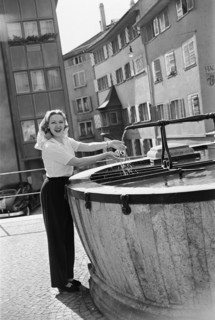 Linda Darnell, actress 1947.