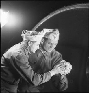Zurich, burnishing of a reflecting surface, Color-Metall AG, probably around 1942