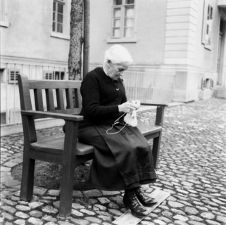 Knitting grandma in Zurich.