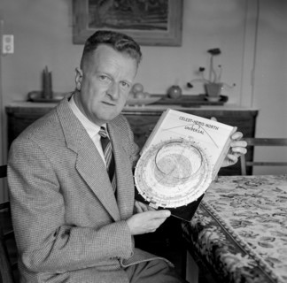 Xavier Theurillat, inventor of the astronomic slide rule; la Chaux-de-Fonds 1955 .