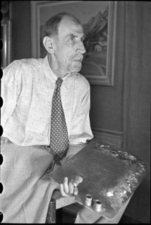 Painter Eugen Ammann with palette, Basle 1942