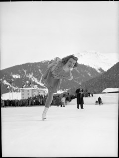 WCH 1953 Davos: U.S. ice skater Tenley Albright .