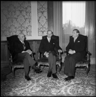 Federal councillor Wahlen, ambassador Correa, Federal president von Moos; Berne 1964.