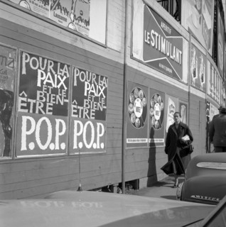 Propaganda wall before voting, around 1955 .