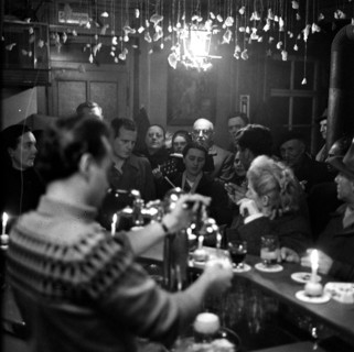 Christmas  eve 1960: Tessiner Keller alias Räuberhöhle, Zurich.