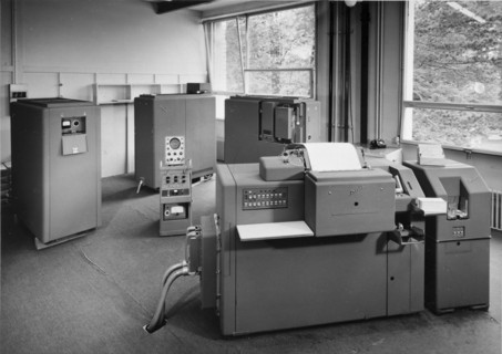 Electric counting machine for the ballot papers, Geneva 1961 .
