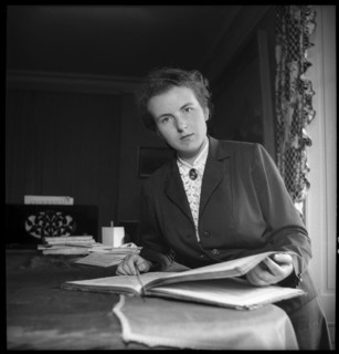 Hedy Salquin, conductor ca. 1955 .