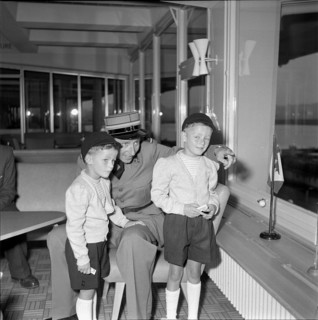 Departure of the swiss mission to Korea, Zurich-Kloten airport 1953