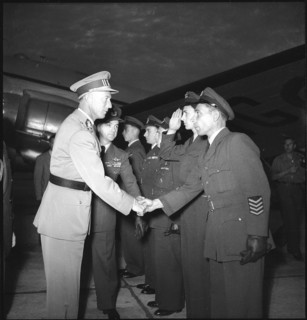 Welcoming the Belgian military pilots who will fly the King home
