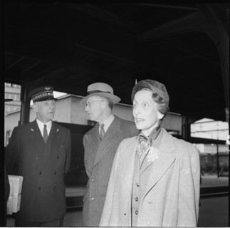 Gustaf VI Adolf and Louise of Sweden at Zurich main station around 1952