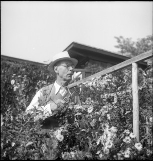 Max Werner Lenz in his garden 1958