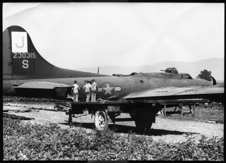Flying Fortress in Utzenstorf, 1943