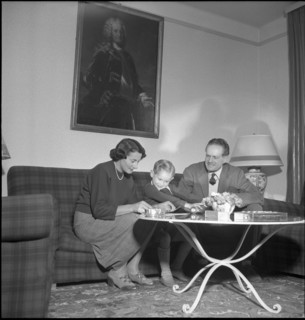 Emmanuel de Graffenried and family, 1950
