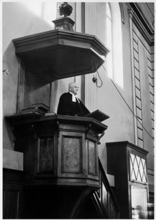 Pastor Jean-Daniel Junod in the pulpit