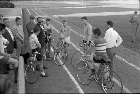 Hugo Koblet coaching young cycle racers 1962