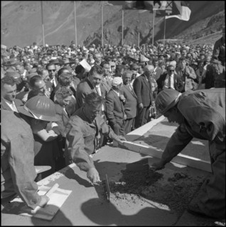 Grande Dixence, the last cast of concrete 1961